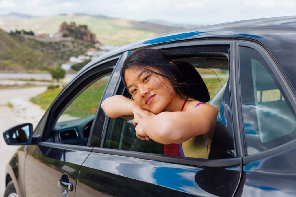 Motion sickness treatment in hindi: सफर में हो रहे हैं अगर उल्टी तो अपनाएं ये उपाय जिससे आपका सफर होगा आसान। 1 Motion sickness treatment in hindi