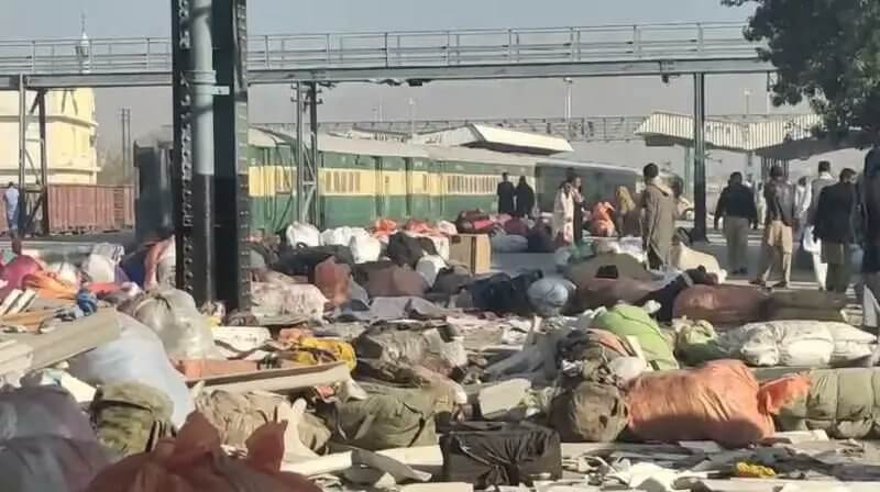 Quetta Railway Station Bomb Blast News