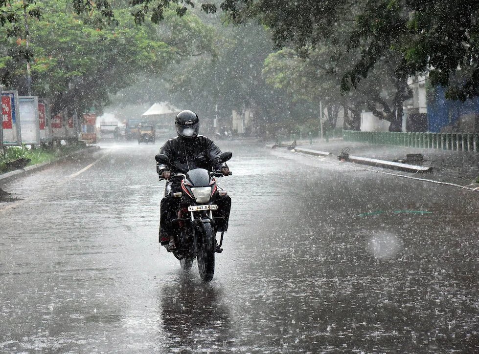 Heavy rainfall alert in delhi up